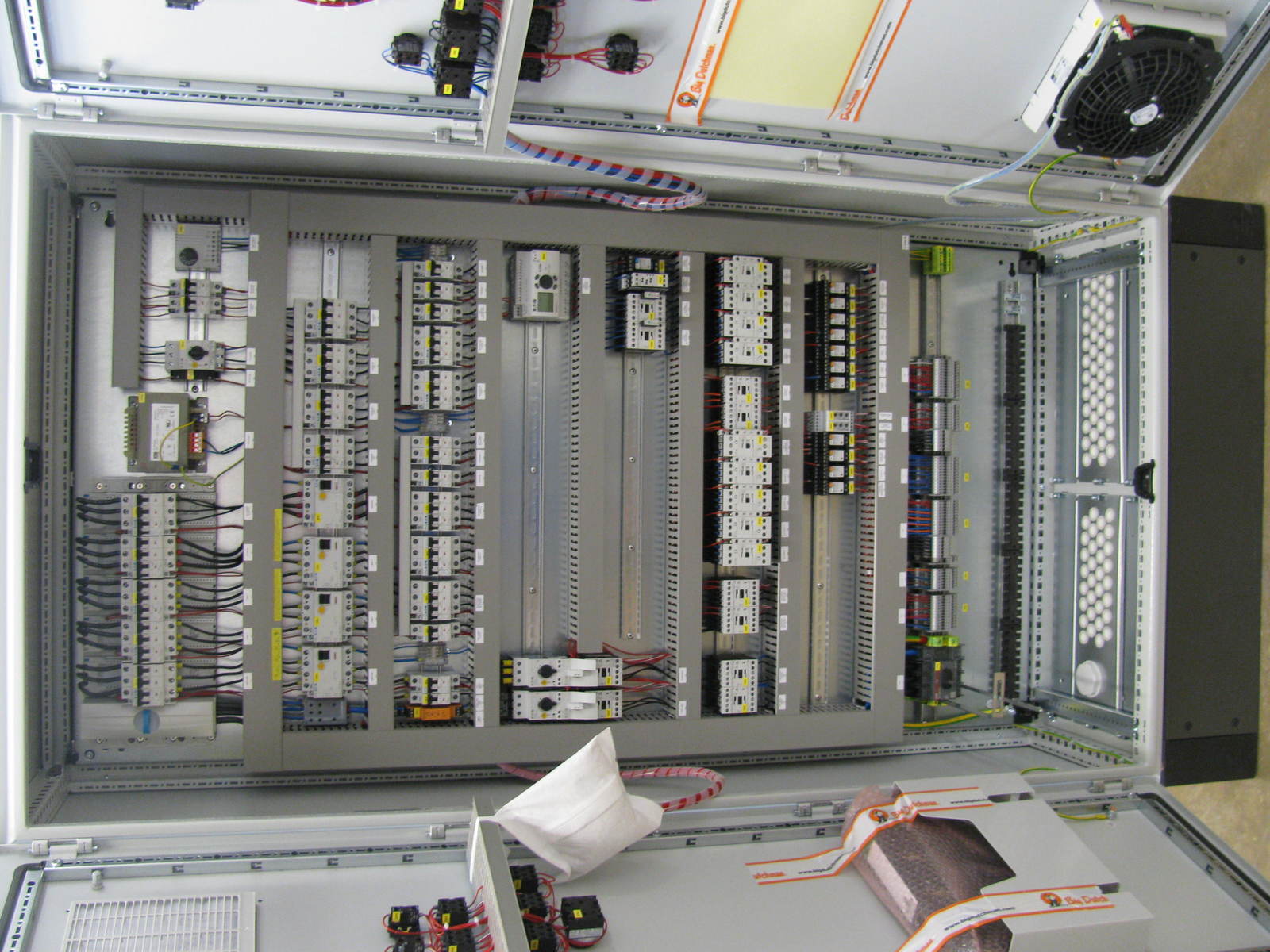Control box ECO for ventilation and feeding